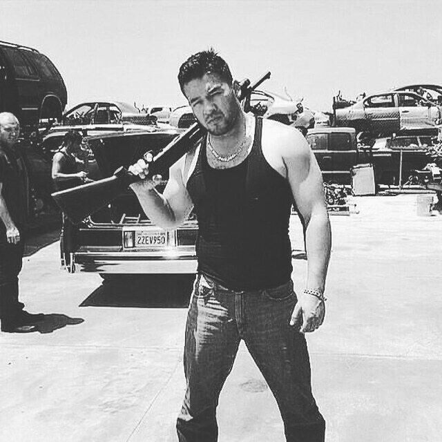  31518887  Elyor, 27 ,    