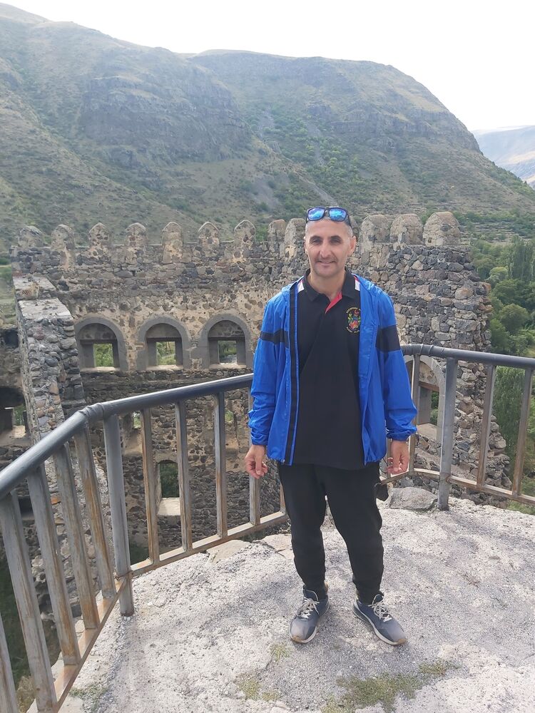  53637157  Nugzar, 52 ,    