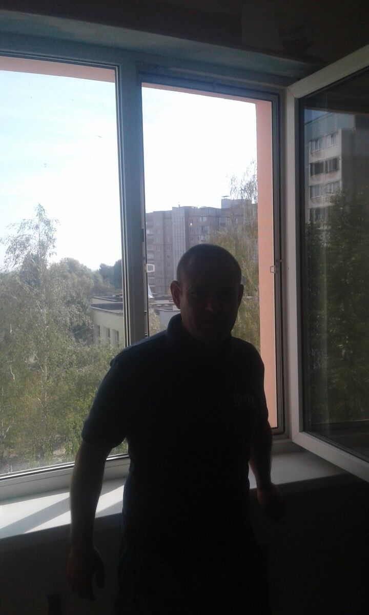  17400517  Aleksandr, 48 ,    