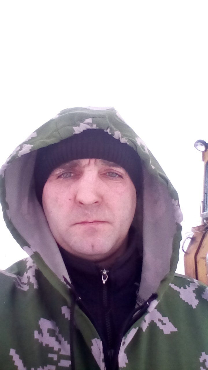  48977457  Vladimir, 46 ,    