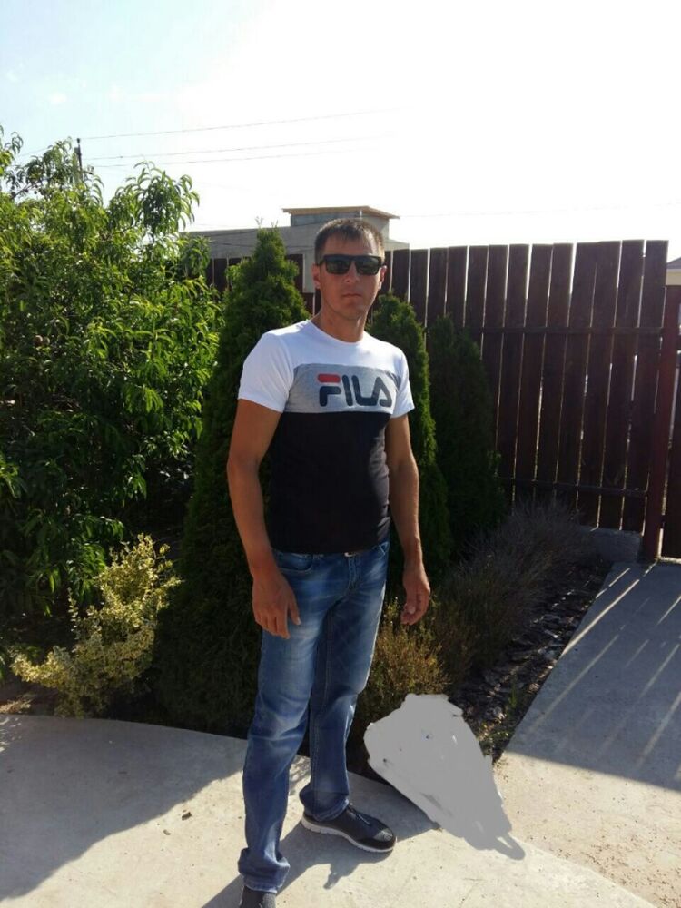  ,   Marat, 37 ,   ,   