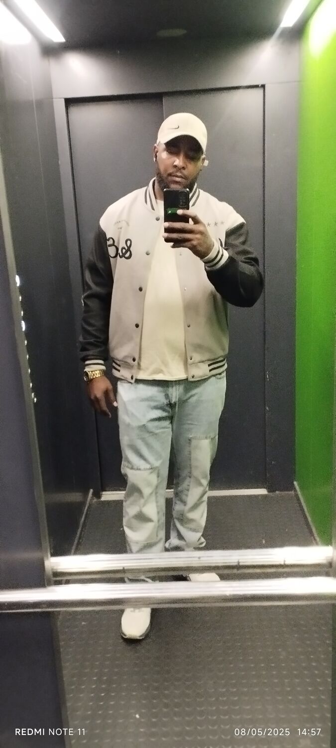  51830247  William, 30 ,    