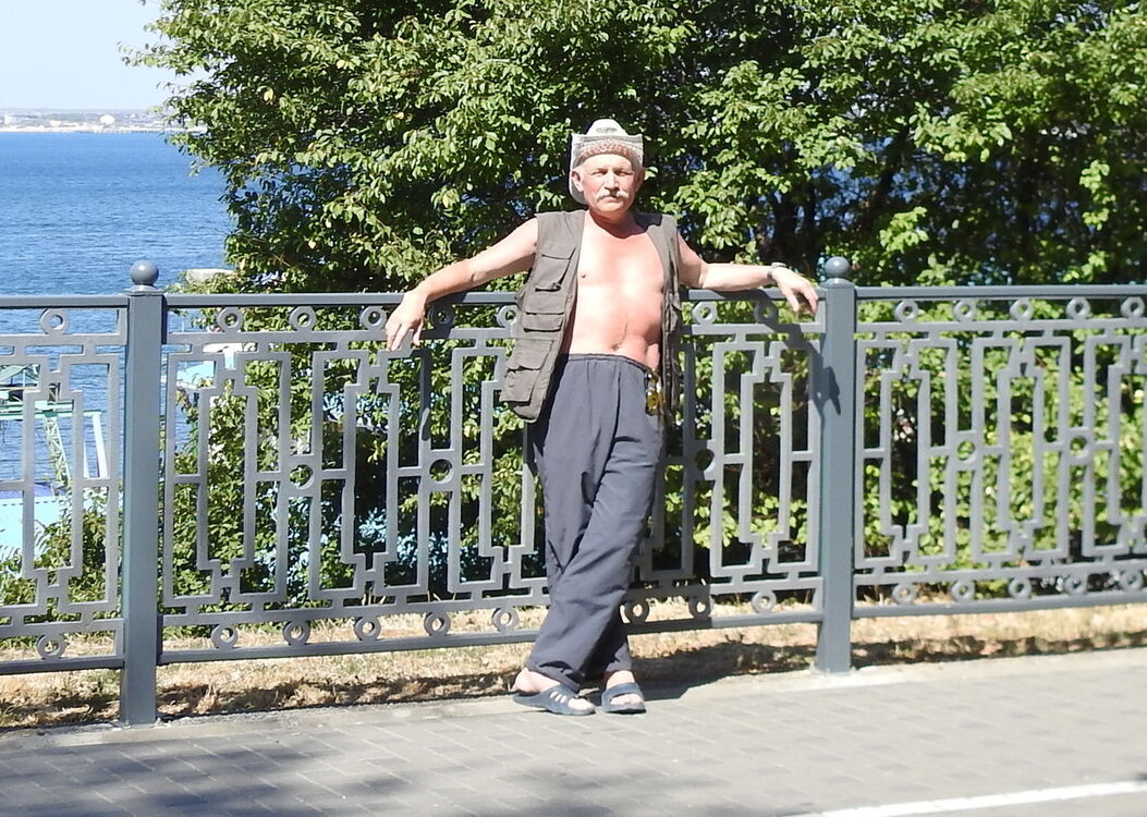  19603387  Maikl, 68 ,    