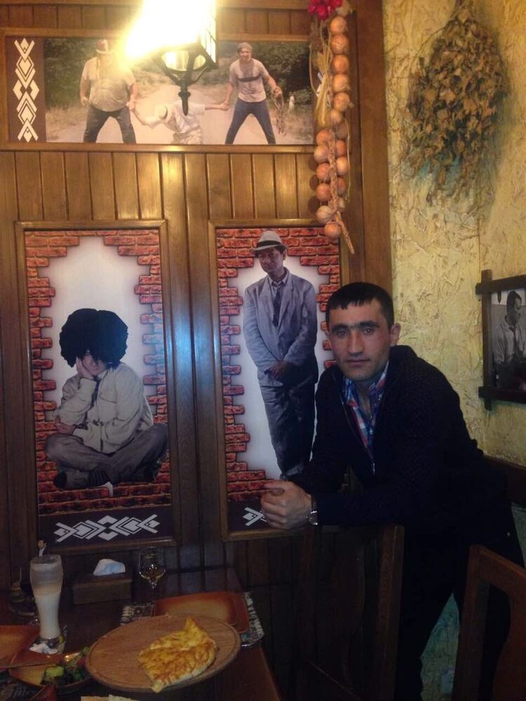  11941147  Sargis, 40 ,    