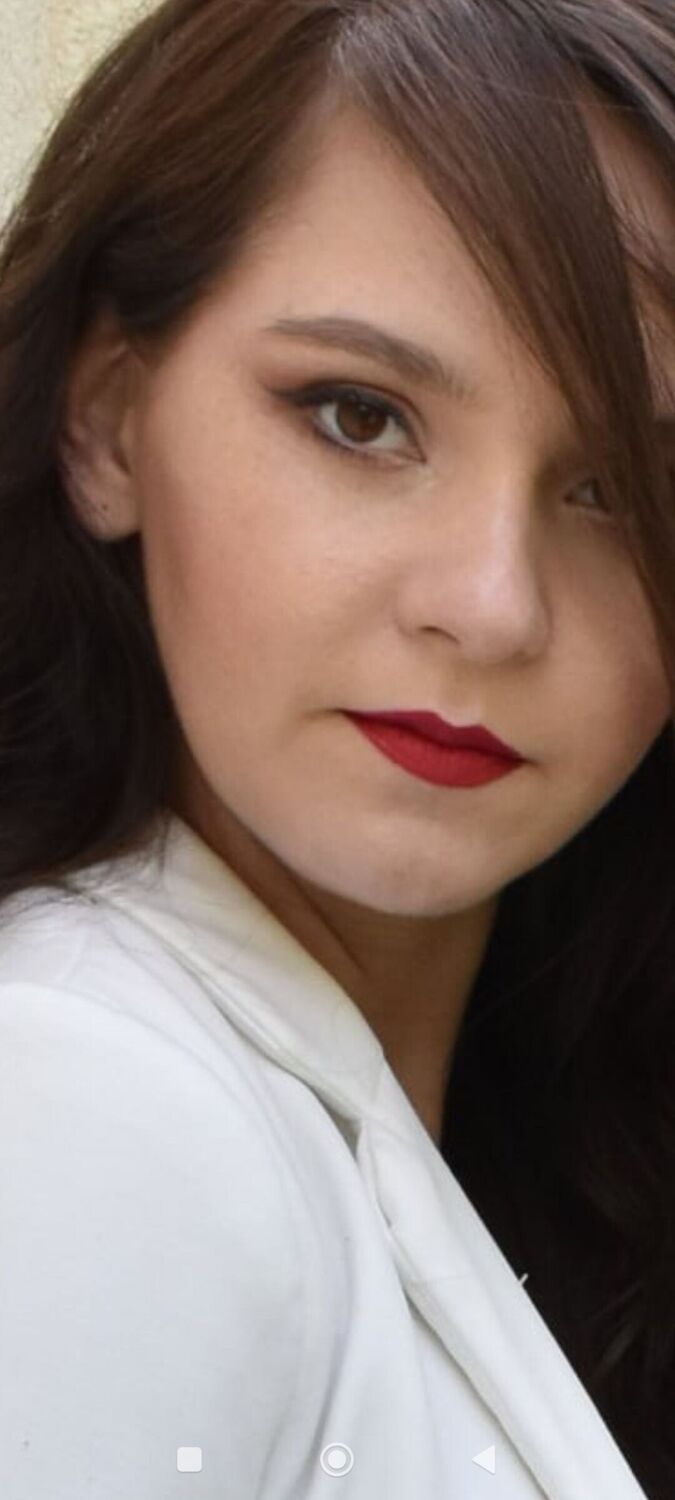  ,   Mihaela, 33 ,   c 