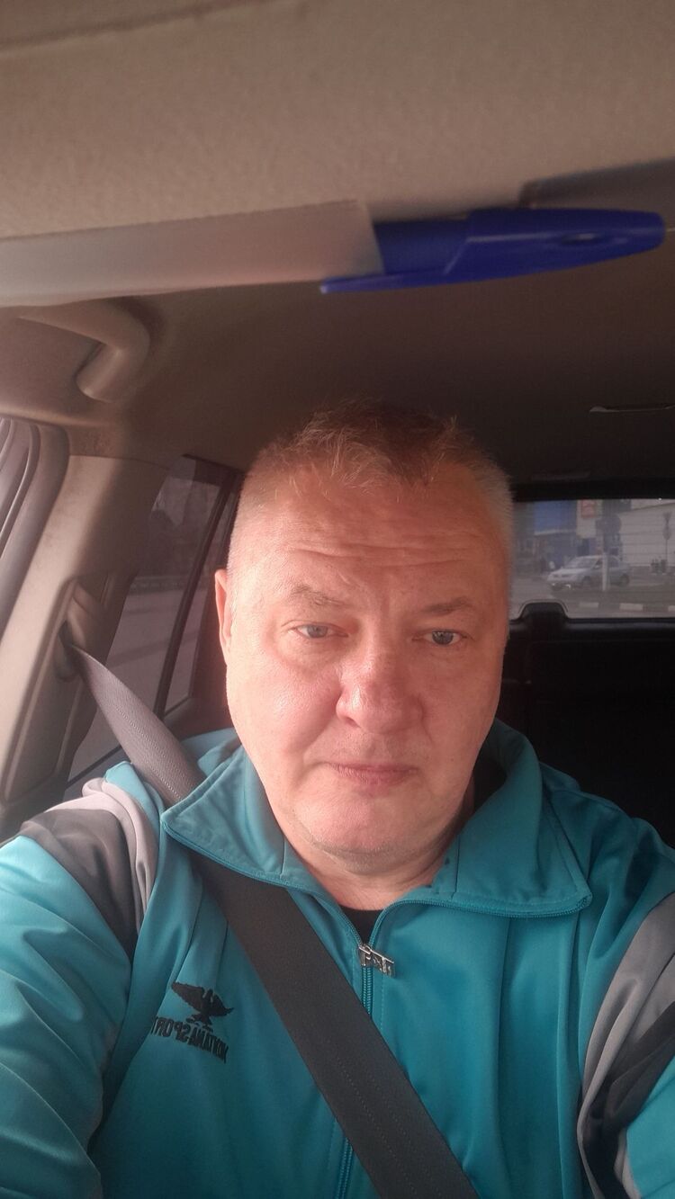  42408297  VIKTOR, 51 ,    