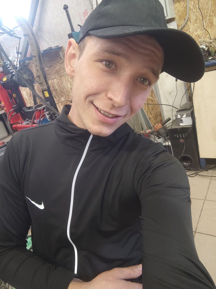  43674607  Vlad, 27 ,    