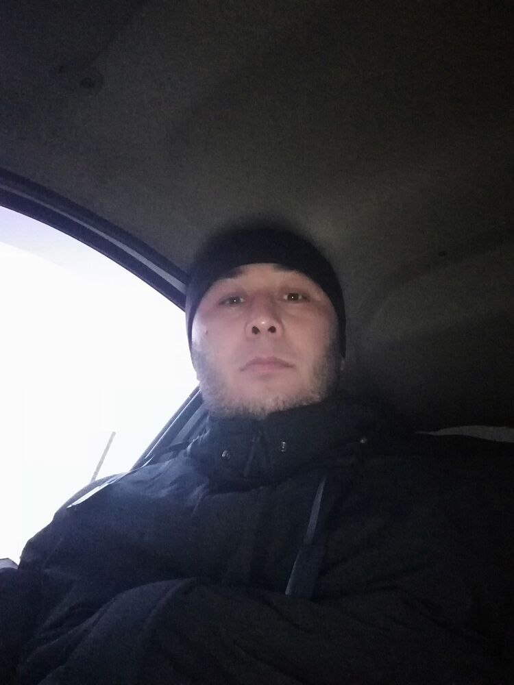  18127587  , 37 ,    