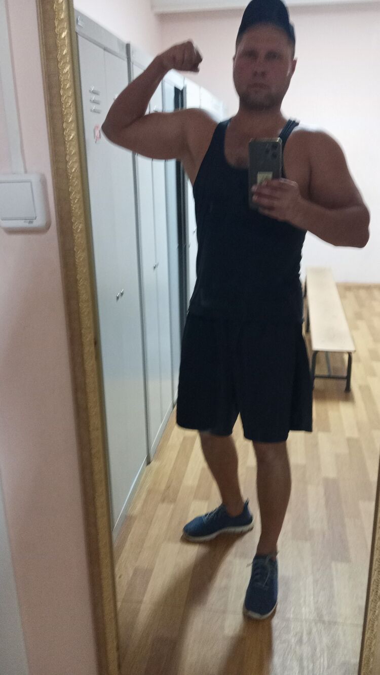  46611077  , 44 ,    