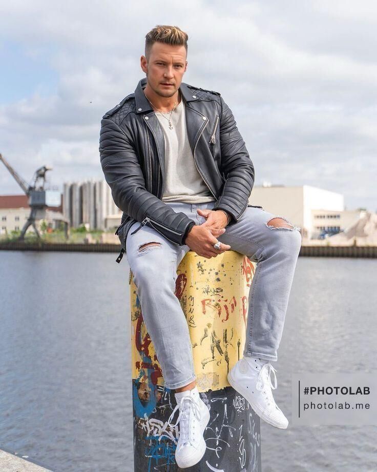  ,   Vladimir, 49 ,   ,   