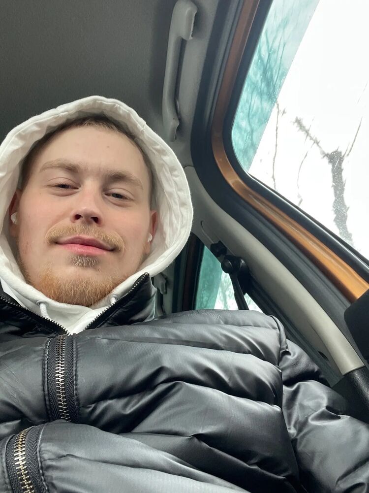  ,   Denis, 28 ,     , c 