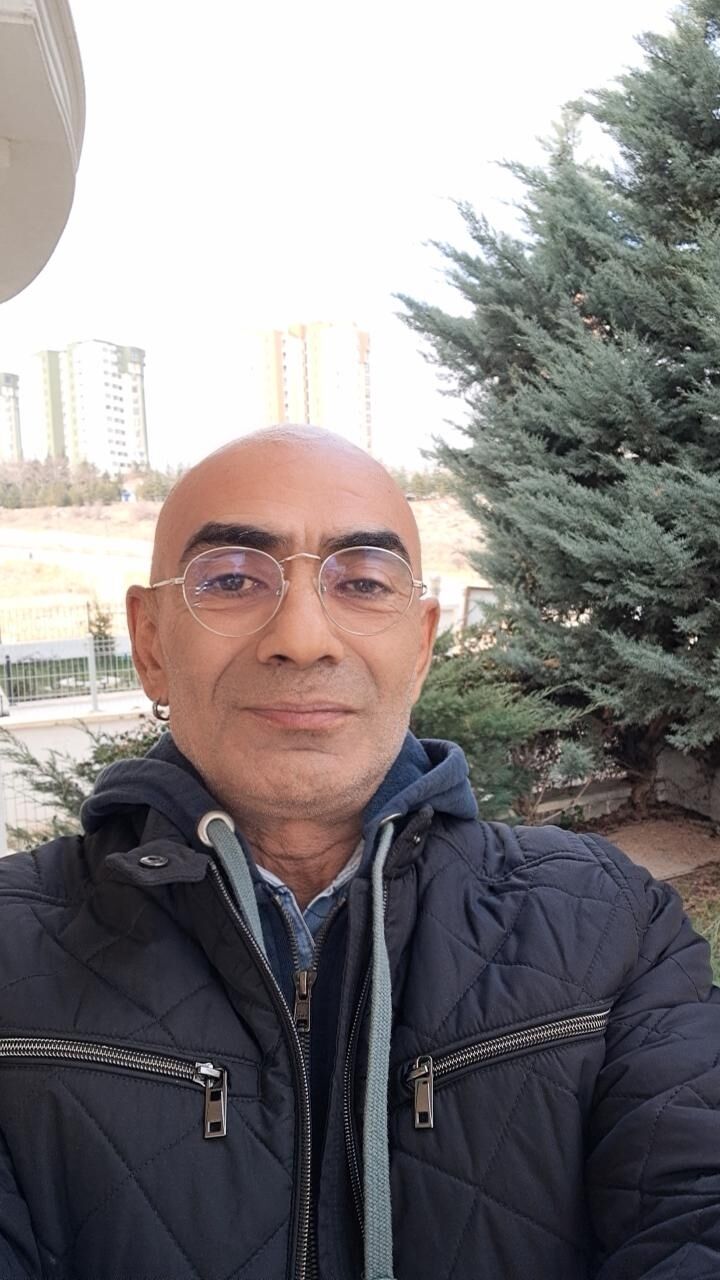  52492207  Ismail, 47 ,    