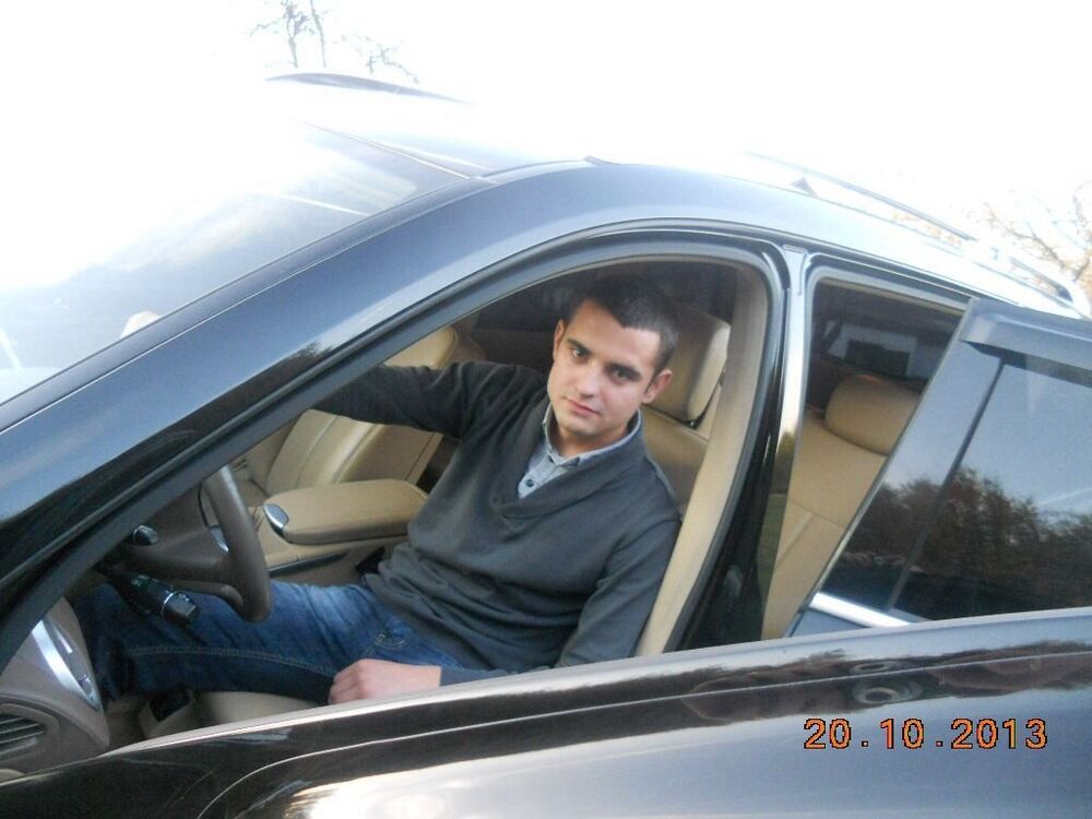  10750677  Maxim, 35 ,    