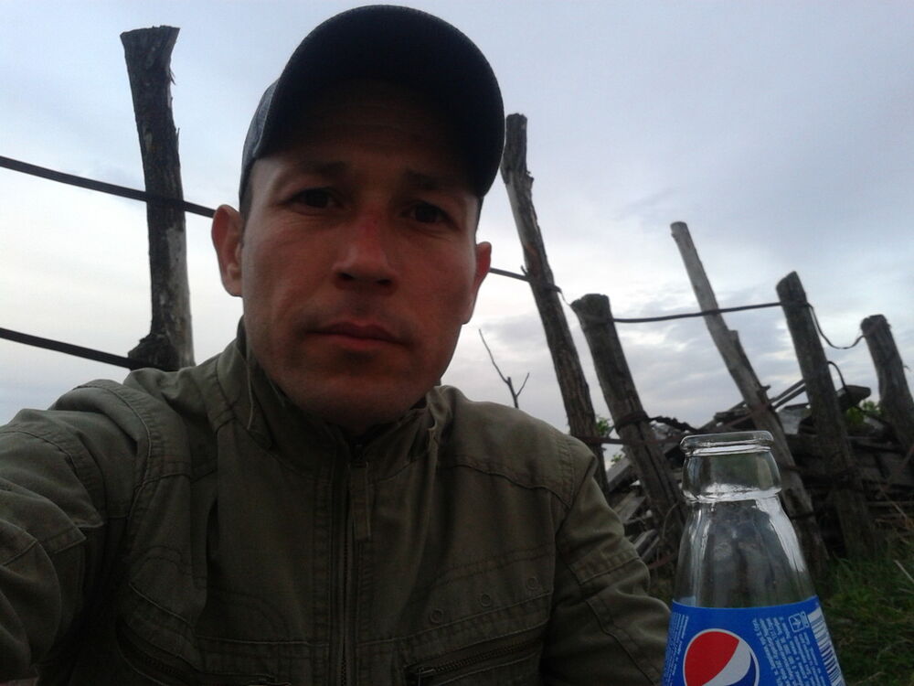  10909437  Dmitriy, 40 ,    