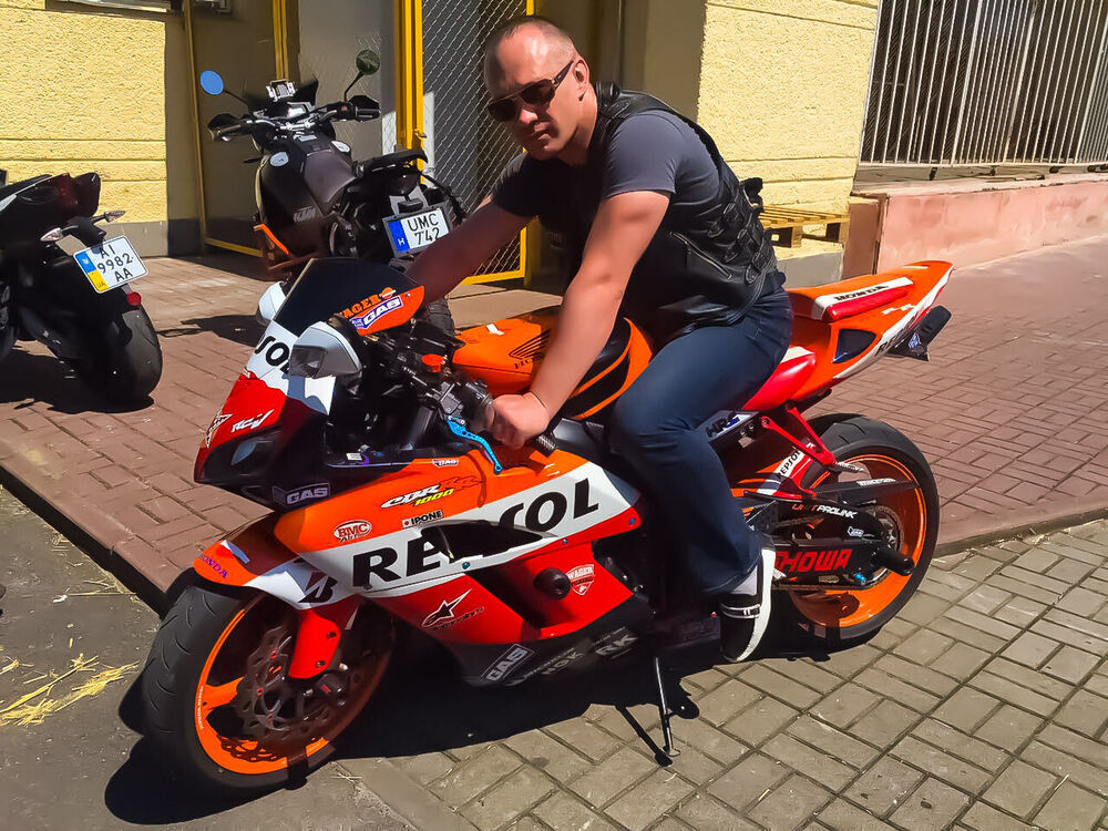  ,   Vitalij, 41 ,   ,   , c , 