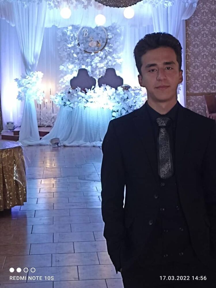  31984367  Rashid, 22 ,    -