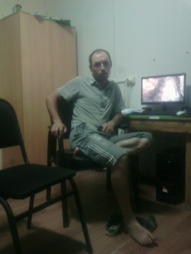  12806907  Ilya, 39 ,    