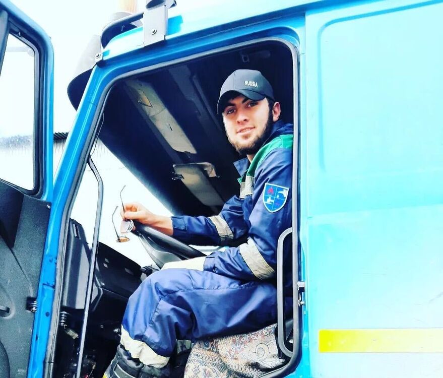  46936237  , 30 ,    -