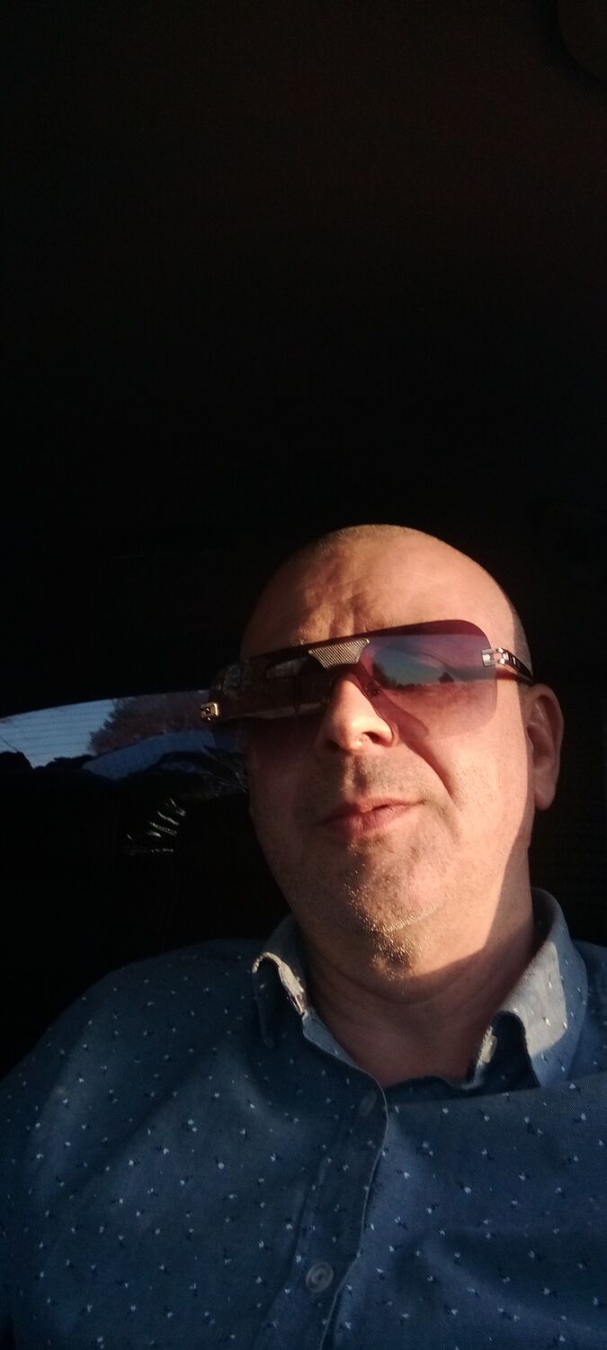  41890267  Zhuro, 43 ,    
