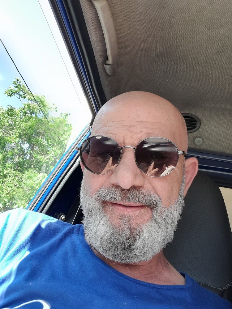  43687187  Arkady, 60 ,    