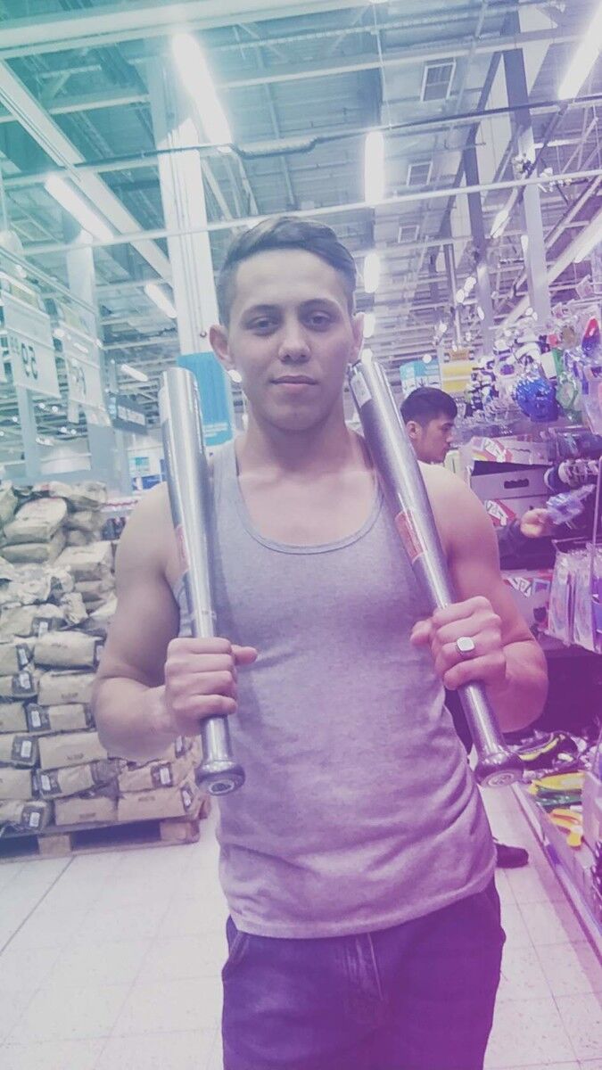  18402127  , 30 ,    -