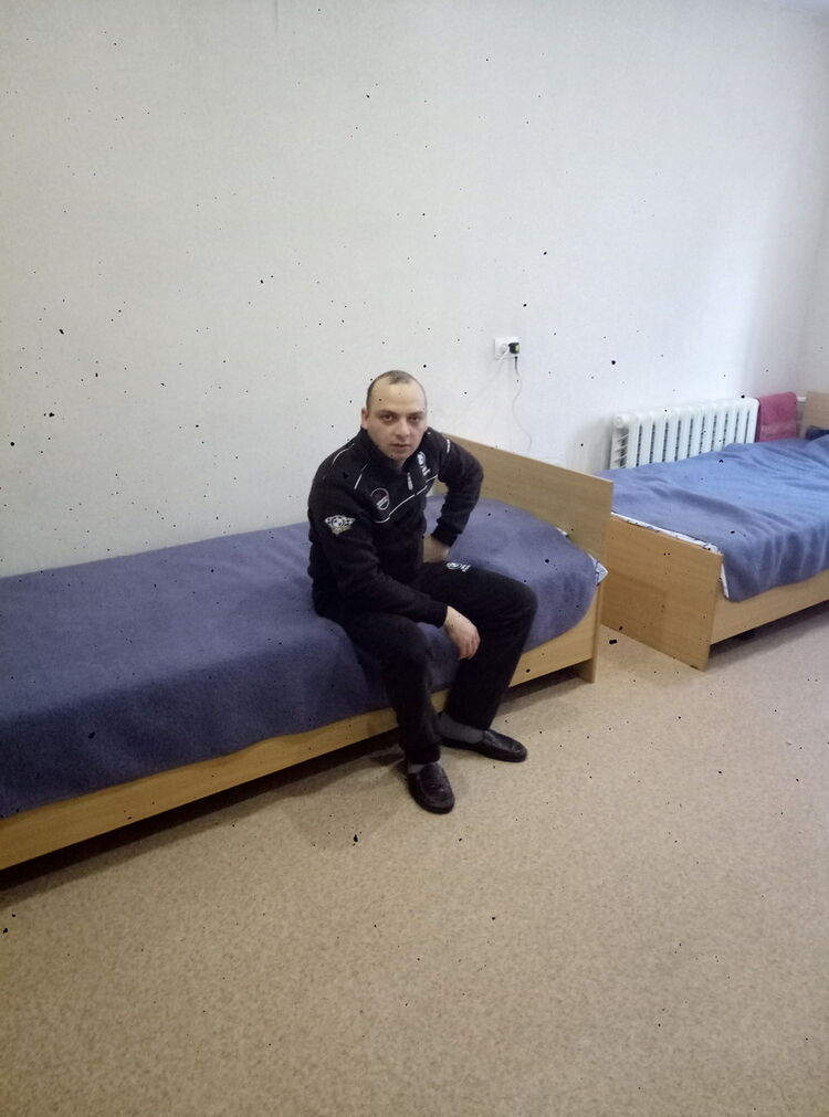  8995027  ARTUR, 41 ,    