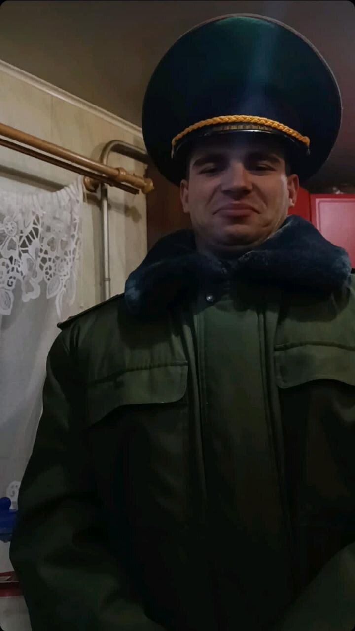  51945517  Ronin, 22 ,    