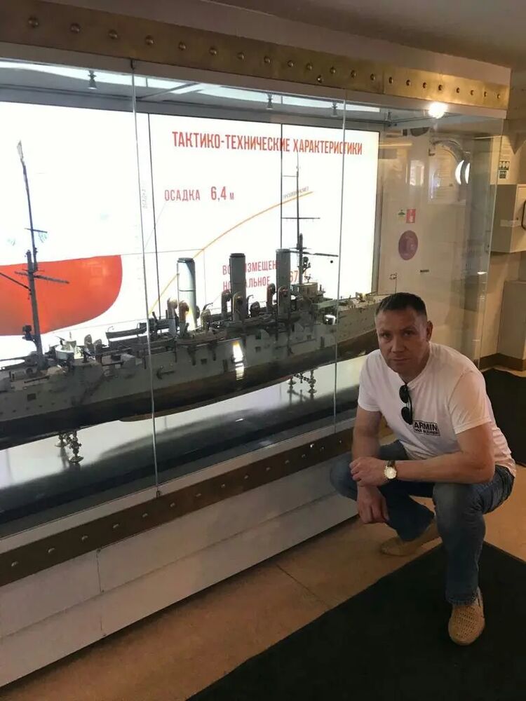  29242517  Pavel, 48 ,    