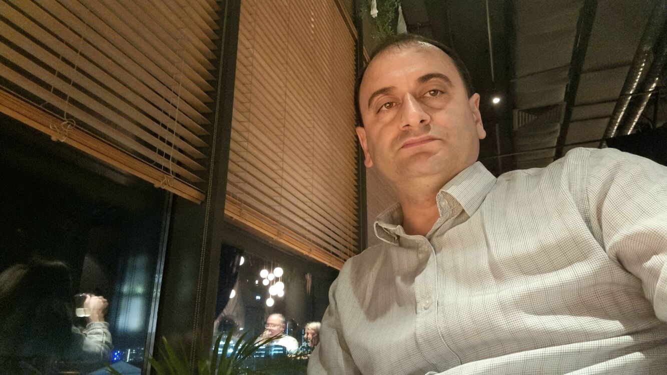  51846717  Oner, 40 ,     