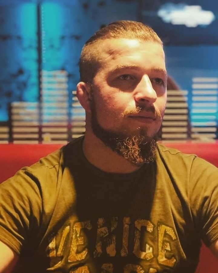  19342637  Lasha, 36 ,    -