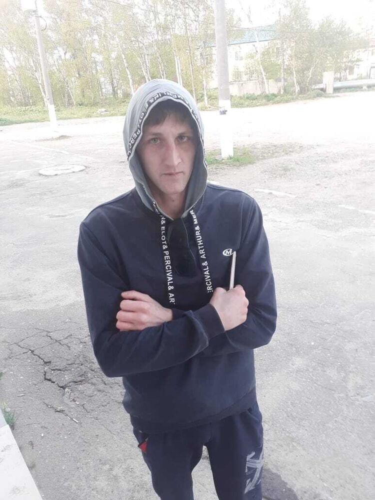  26574657  Kamil, 43 ,    