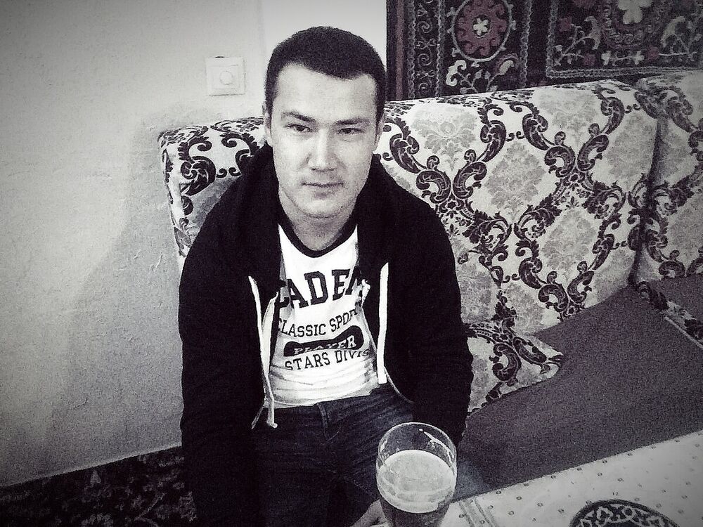  21796437  Shavkat, 32 ,    