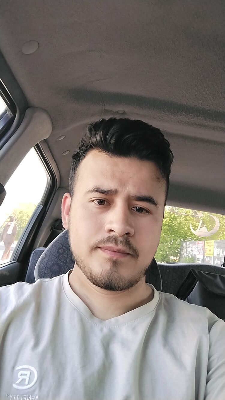  34698787  Mansur, 27 ,    