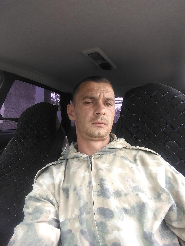  22835827  , 37 ,    