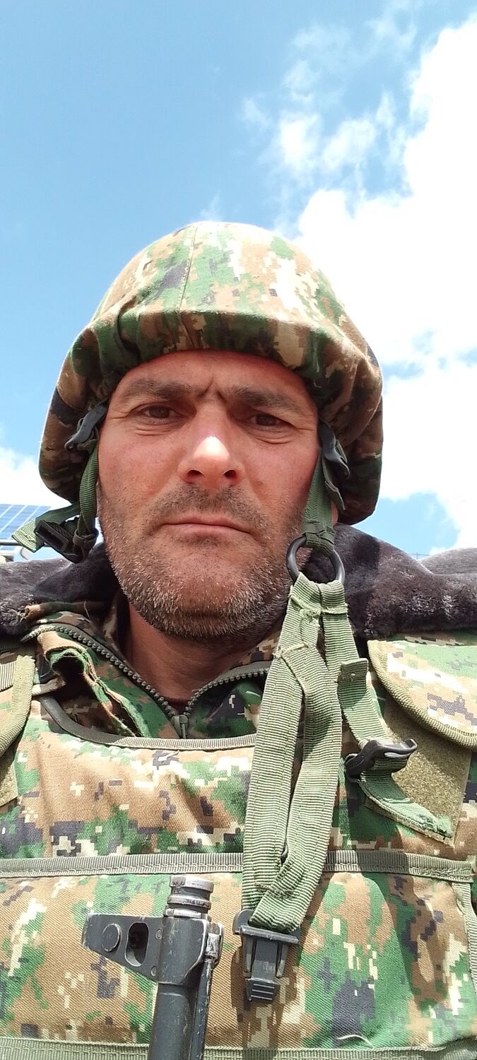  48313807  Artur, 41 ,     