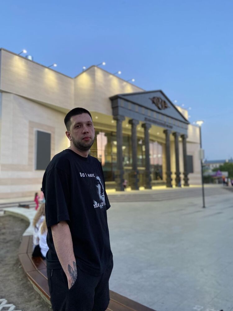  29510037  Evgeny, 31 ,    