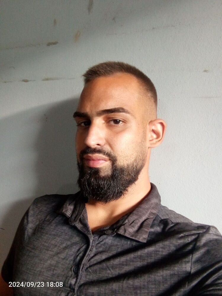  ,   Daviel, 25 ,   ,   