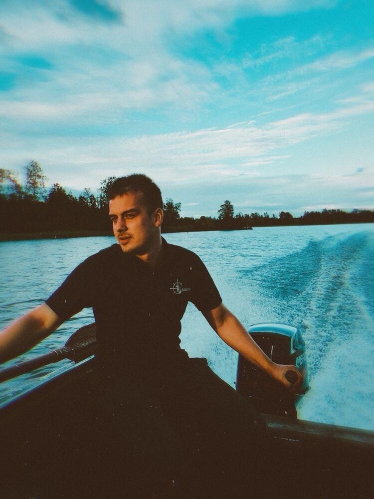  23267217  , 30 ,    -