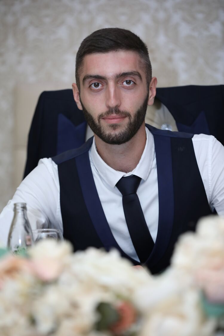  29972357  Hak, 27 ,    