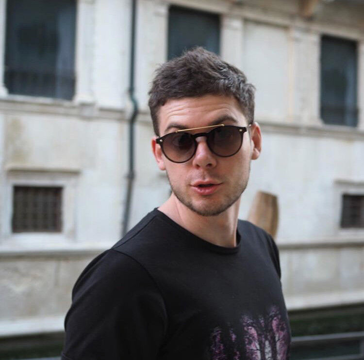 ���� 16882897 ������� ����, 33 ����, ���� ���������� � ���������