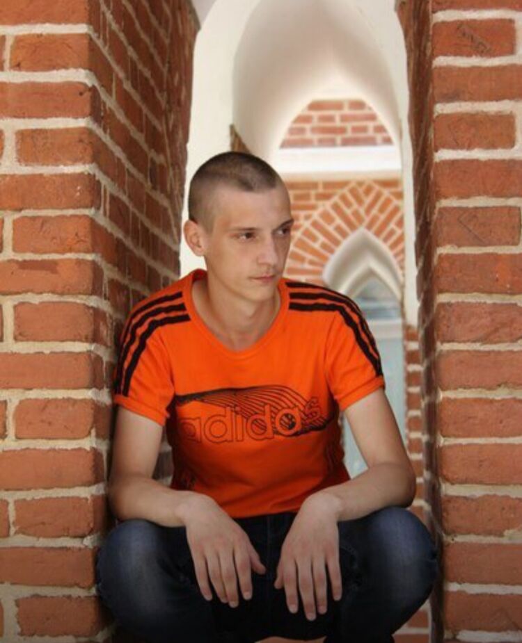  ,   Denis, 32 ,   ,   