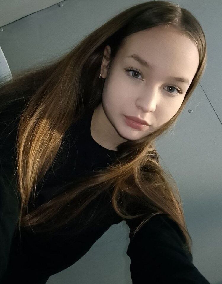  54043727  Strifa, 18 ,    