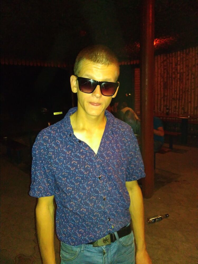  10212767  Nikita, 31 ,    