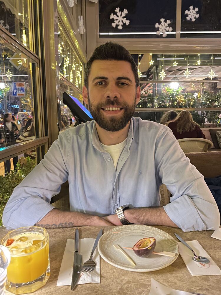  37398107  Gorkem, 32 ,    