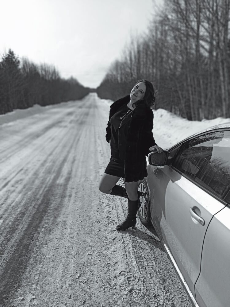  54711487  Lana, 46 ,    