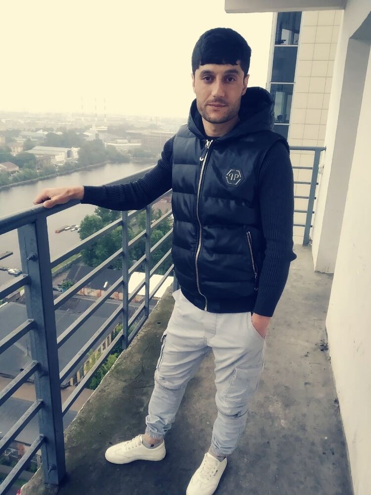  -,   Joni, 32 ,   
