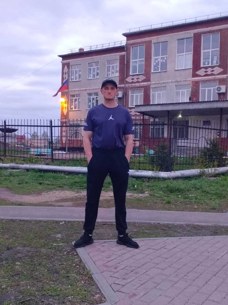  ,   Eduard, 47 ,   ,   