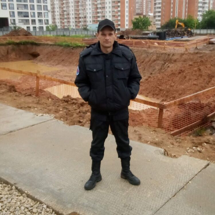  44173657  , 37 ,    