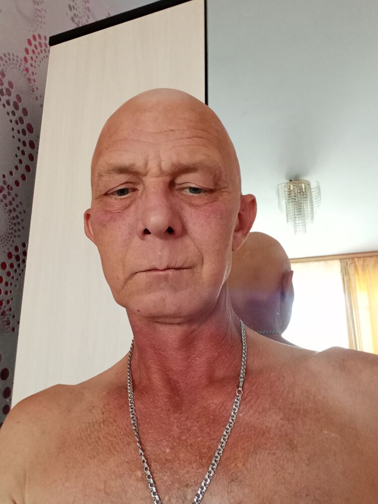 29757667  , 52 ,    