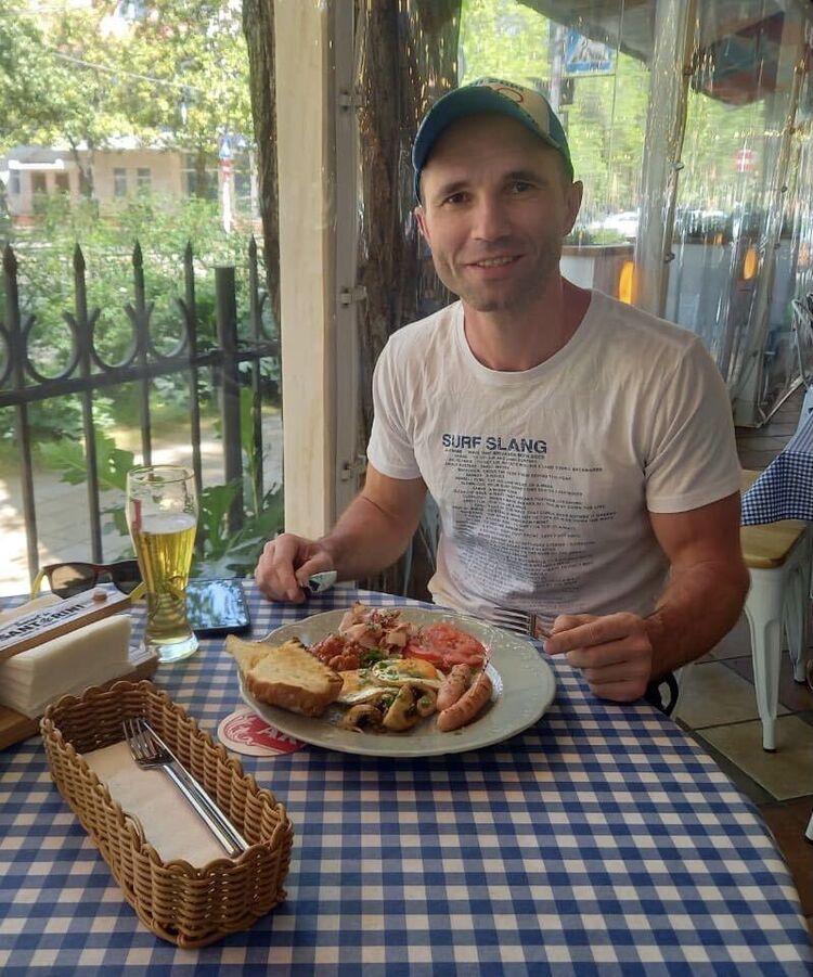  ,   Andrei, 44 ,   ,   , c 